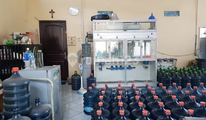 Tanah beserta usaha aktif air minum isi ulang di dekat solo