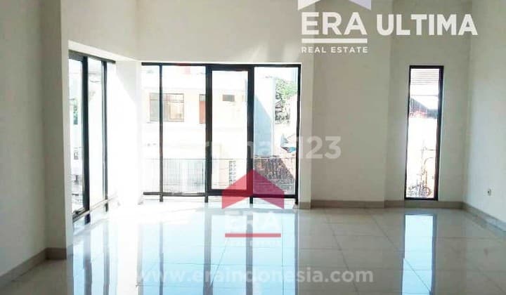 Ruko Baru Bagus Stategis Siap Pakai di Astanaanyar