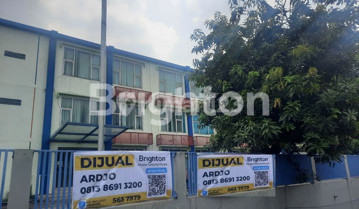 GUDANG DAN KANTOR DI KAWASAN PULOGADUNG