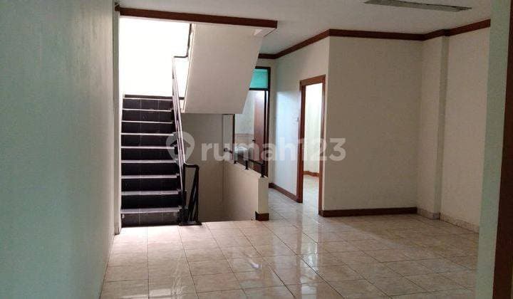 Ruko 3 Lantai di Jalan BKR Pusat Kota Bandung