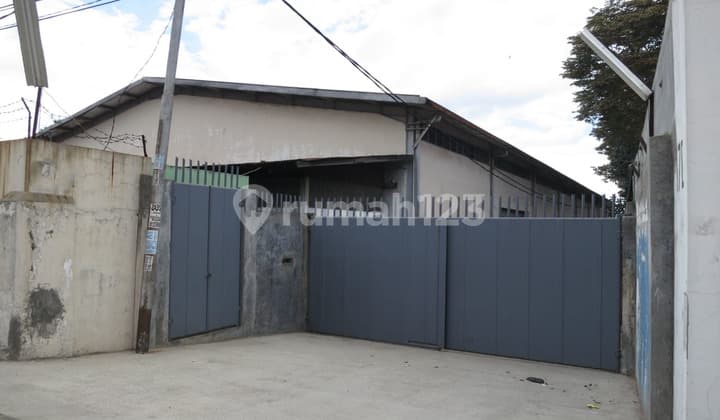 Strategic Warehouse on Batujajar Highway, Bandung