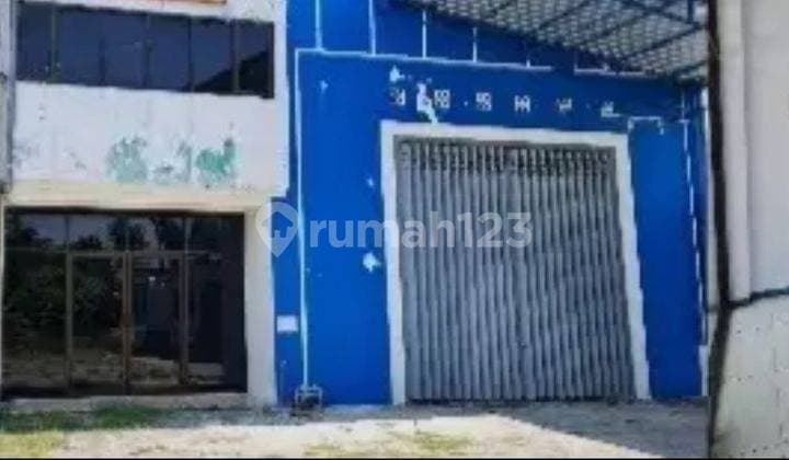 Gudang di tengah kota Madiun, jl. Raya solo jiwan