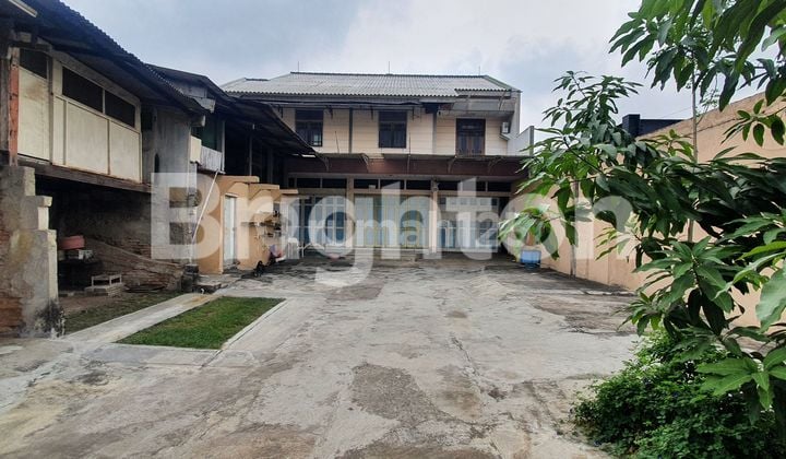 RUKO BANGUNAN STANDART DI KEDOYA JALAN UTAMA