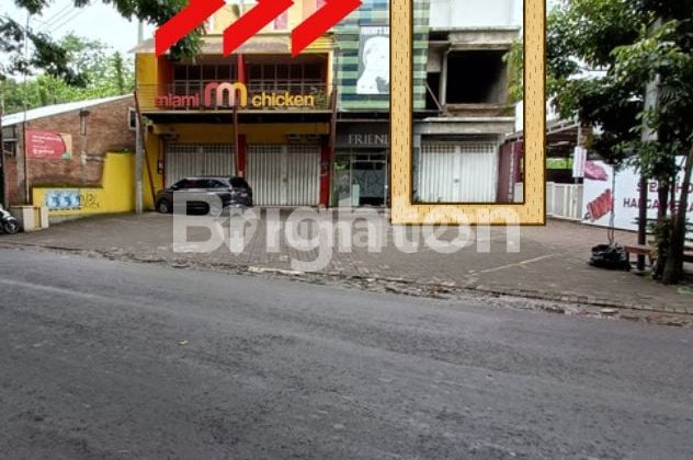 So Cheap! Very Strategic Shop House in the Center of Malang City, Surrounded by Various Schools and Universities. So Cheap! Very Strategic Shop House in the Center of Malang City, Surrounded by Various Schools and Universities.