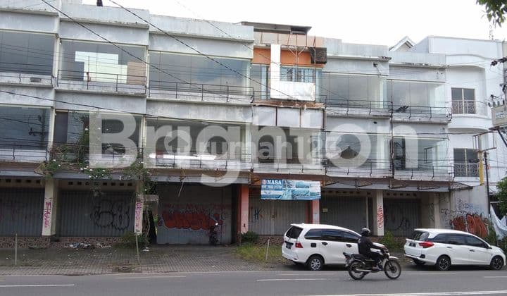 RUKO BESAR PARKIRAN LUAS