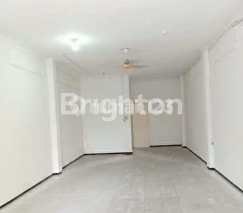 RUKO BANGUNAN 3 LANTAI LOKASI DI PASAR BESAR WETAN SURABAYA