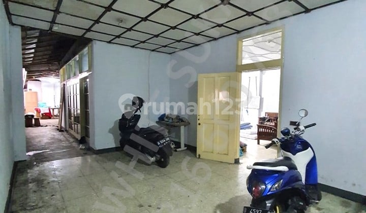 Warehouse or business place in Lugina Sudirman Complex.