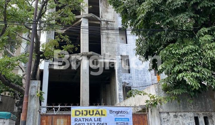 GEDUNG LANGKA 6 LT DI JL MERAK SURABAYA