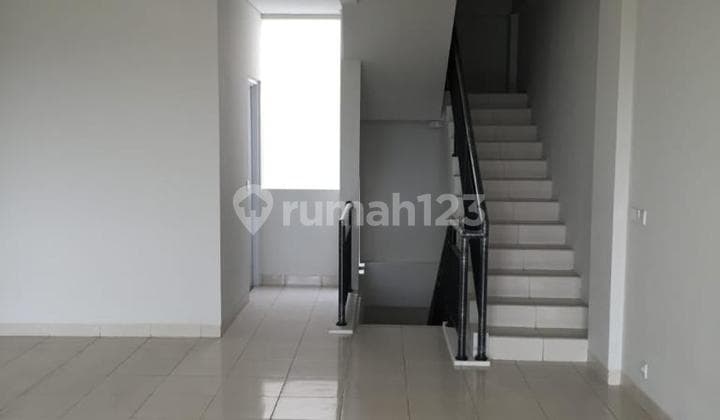 Strategic 3.5-Story Shophouse in Jakarta Garden City S5150