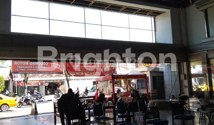 Showroom Tengah Kota Dekat Malioboro