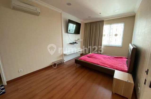 Di Ruko 2 Lantai Gaja Mada