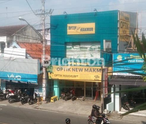 RUKO 3LT PINGGIR JALAN DEKAT PASAR PASTI DONGKELAN