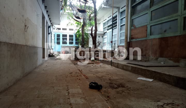 RUANG USAHA DEKAT ALUN-ALUN MALANG