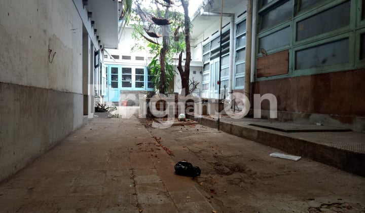BUSINESS SPACE NEAR ALUN-ALUN MALANG