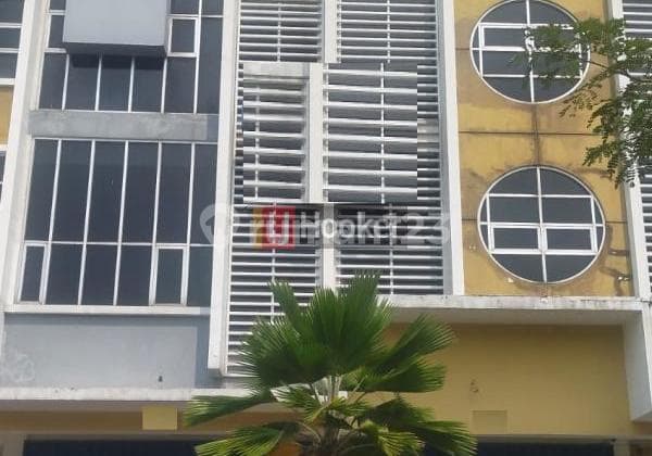 Ruko Gandeng Lokasi Strategis Dekat Mall