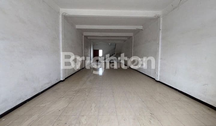 5 ZERO-LOT-LINE SHOPHOUSES IN A ROW