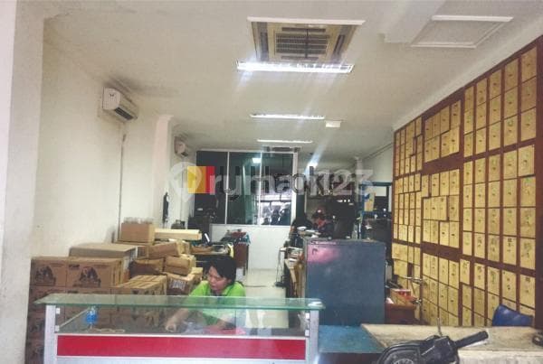 Ruko di Pecenongan Gambir Jakarta Pusat 4 Lantai Siap Pakai