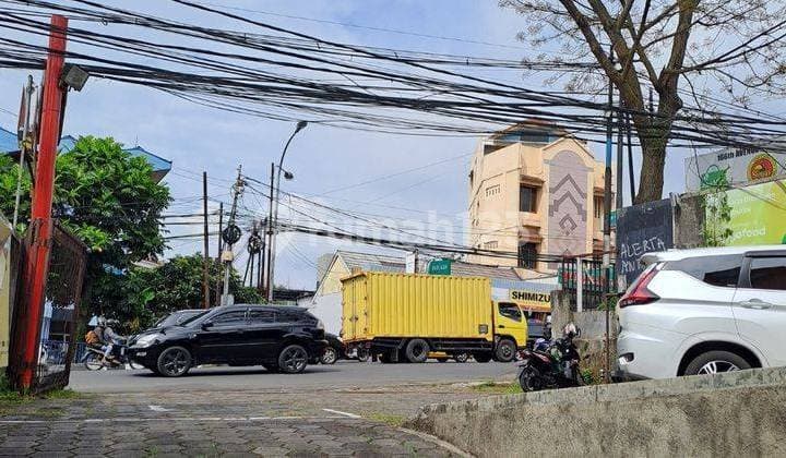 Ruko untuk Tinggal Usaha di Jalan Raya Mainroad Setiabudi Bandung