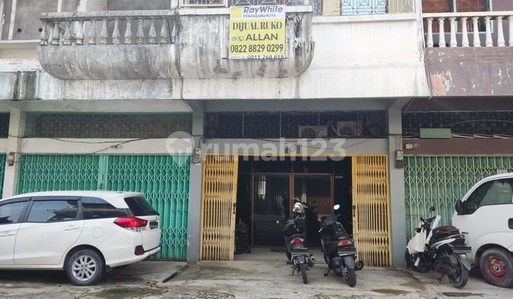 Ruko Tengah kota prospek buat kantor dan tempat tinggal