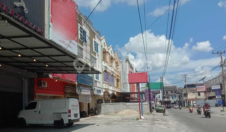 Ruko 3 Lantai di Jl. Kapling Pekanbaru