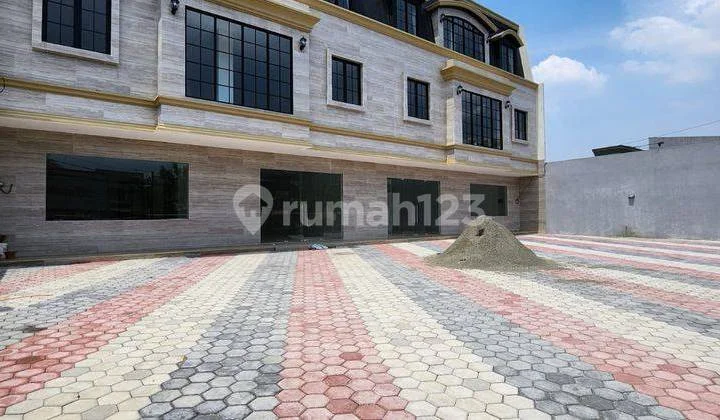 Gedung kantor baru di Jatiwaringin Jakarta Timur