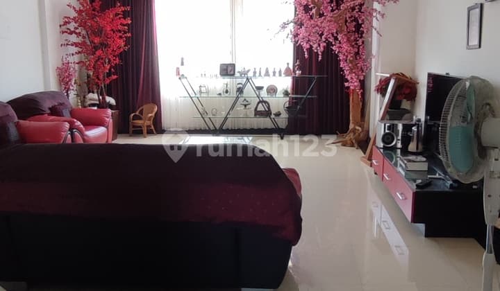 4½-Story Attached Shophouse in West Cempaka Mas Equipped with Elevator