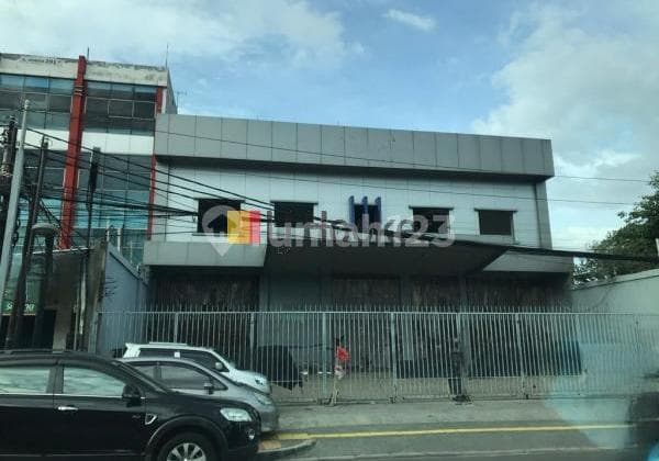 RUANG USAHA LUAS 30x22 m2 DI JL. PEMUDA PULOGADUNG JAKARTA TIMUR