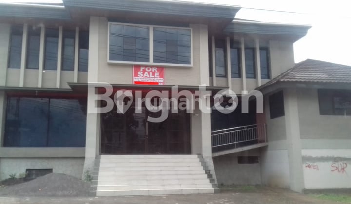 Gedung Multiguna Di Jalan Poros Batu-Malang