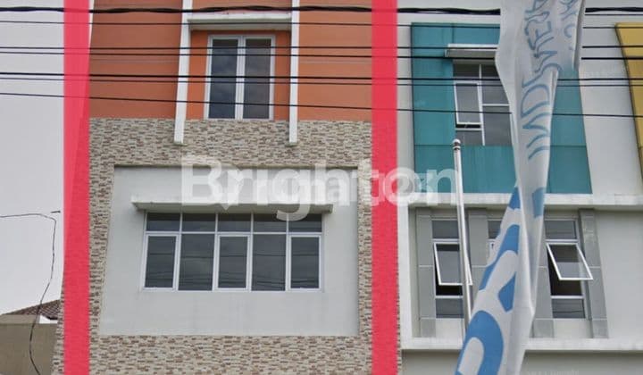 RUKO (42) BARU SIAP PAKAI!! LOKASI JUARA! TIDAK BANJIR! BANGUNAN BOLEH DI ADU, PREMIUM DI SOLOBARU! ROW JALAN 3 MOBIL PAPASAN!!