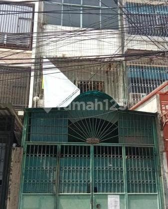 Jelambar shop house, 2-car road, 3 floors