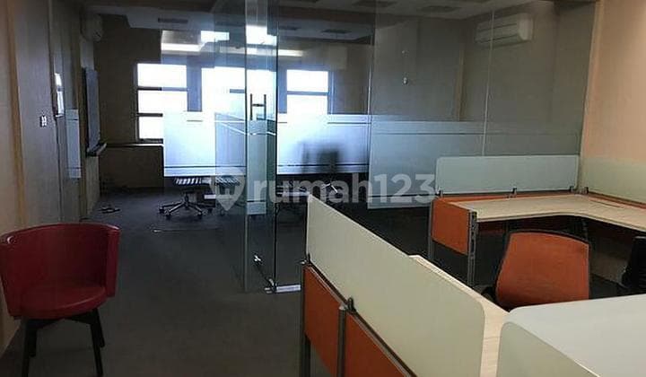 Ruko Strategis 4,5 Lantai + Lift di Jalan Raya Perjuangan, Kebon Jeruk