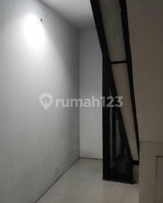 Ruko Strategis 4 Lantai (Pinggir Jalan Raya Besar) di Cempaka Putih