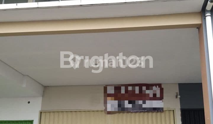 RUKO SIAP PAKAI!! LOKASI BAGUS DAN STRATEGIS!!! HANYA 2 MENIT KE BANDARA SOLO!! ROW JALAN 5 MOBIL PAPASAN!! LAHAN PARKIR LUAS!!