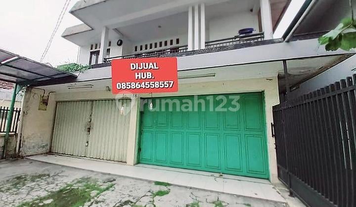 Fast shop-house on the main road near Suci & Cicaheum main street.