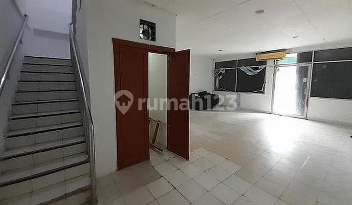 2.5 Story Shop House in Pulomas Shopping Area, East Jakarta