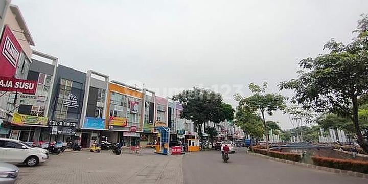 Ruko Paramount Serpong Paramount Glaze