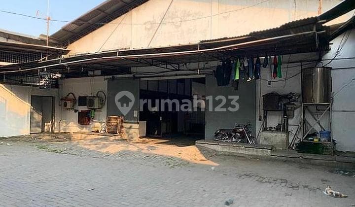 Gudang di Peternakan Kapuk Jakarta Barat