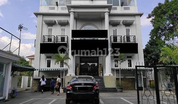 Building on Antasari Street