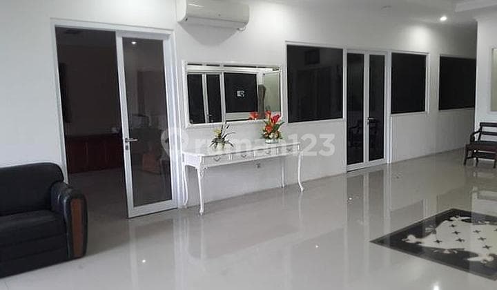 Gedung di Buncit Raya
