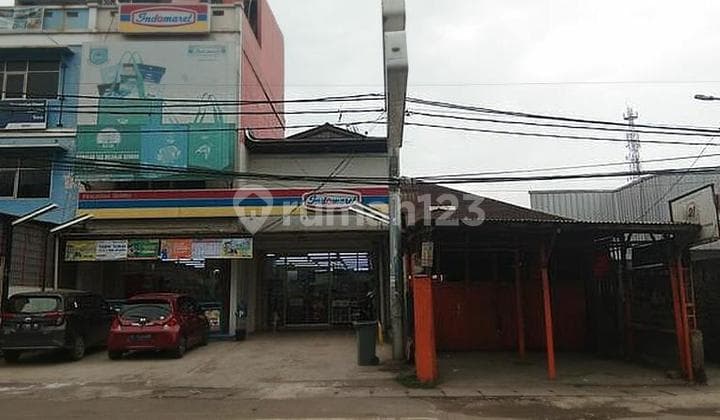 Di Tempat Usaha dan Kos