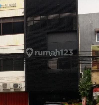 Fatmawati dekat Stasiun MRT Haji Nawi