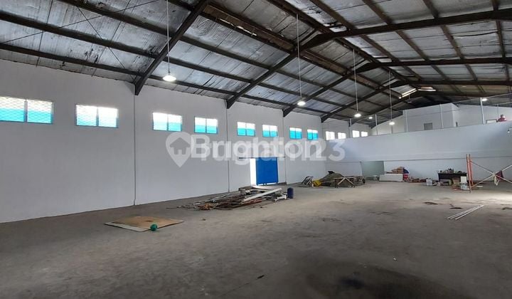 STRATEGIC WAREHOUSE BY THE MAIN ROAD DEPOK