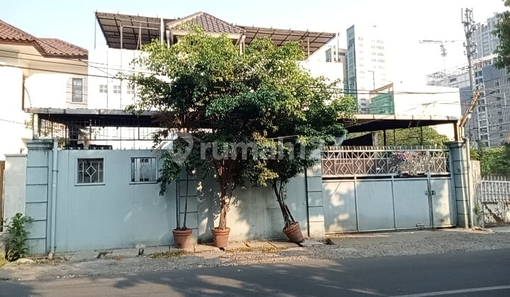 Price Below NJOP House in Guntur Setiabudi Suitable for Office and Warehouse