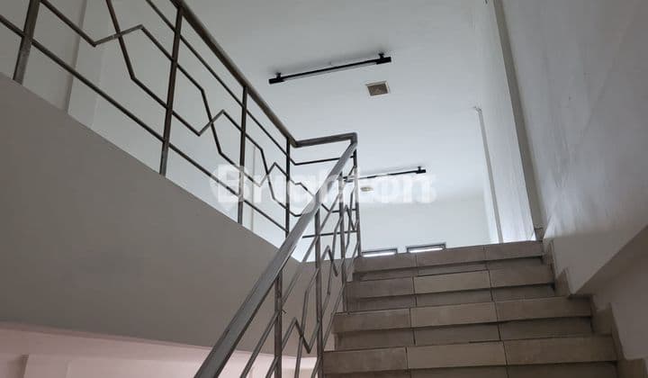 dua lantai Mainroad Cicaheum