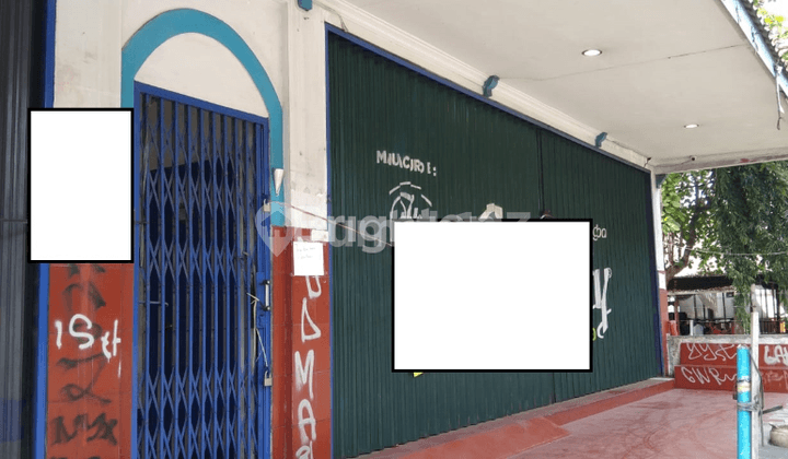 Toko dan rumah tinggal