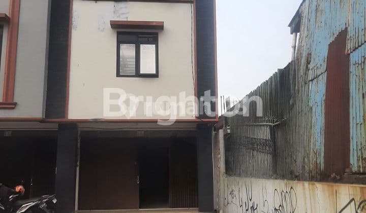 RUKO 3 LANTAI SIAP HUNI DILOKASI PINGGIR JALAN DEPOK