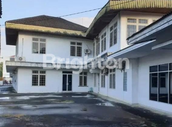 Kantor dengan Gudang Luas di Jl. Pangeran Antasari Samarinda