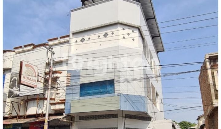 RUKO TENGAH KOTA SIAP PAKAI!! MINIM RENOV! LOKASI STRATEGIS DAN BANGUNAN TERAWAT!!! 4 LANTAI! ROW JALAN 4 MOBIL PAPASAN!! HANYA 200 M KE PLAZA SINGOSAREN!!