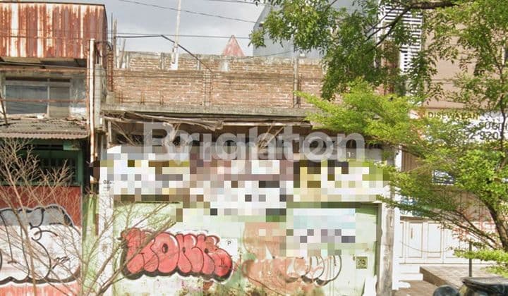 TANAH DAN BANGUNAN, BENTUK NGANTONG, BAWA BANYAK HOKI!! TENGAH KOTA!! JALAN UTAMA 5 MOBIL PAPASAN!! JARANG ADA! ISTIMEWA