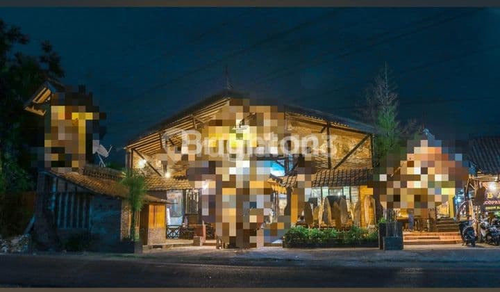 RUANG USAHA SIAP PAKAI!! FULL FURNISE LOKASI STRATEGIS DAN BAGUS!! ROW JALAN 3 MOBIL PAPASAN!! ADA AREA PARKIR!! LANGKA